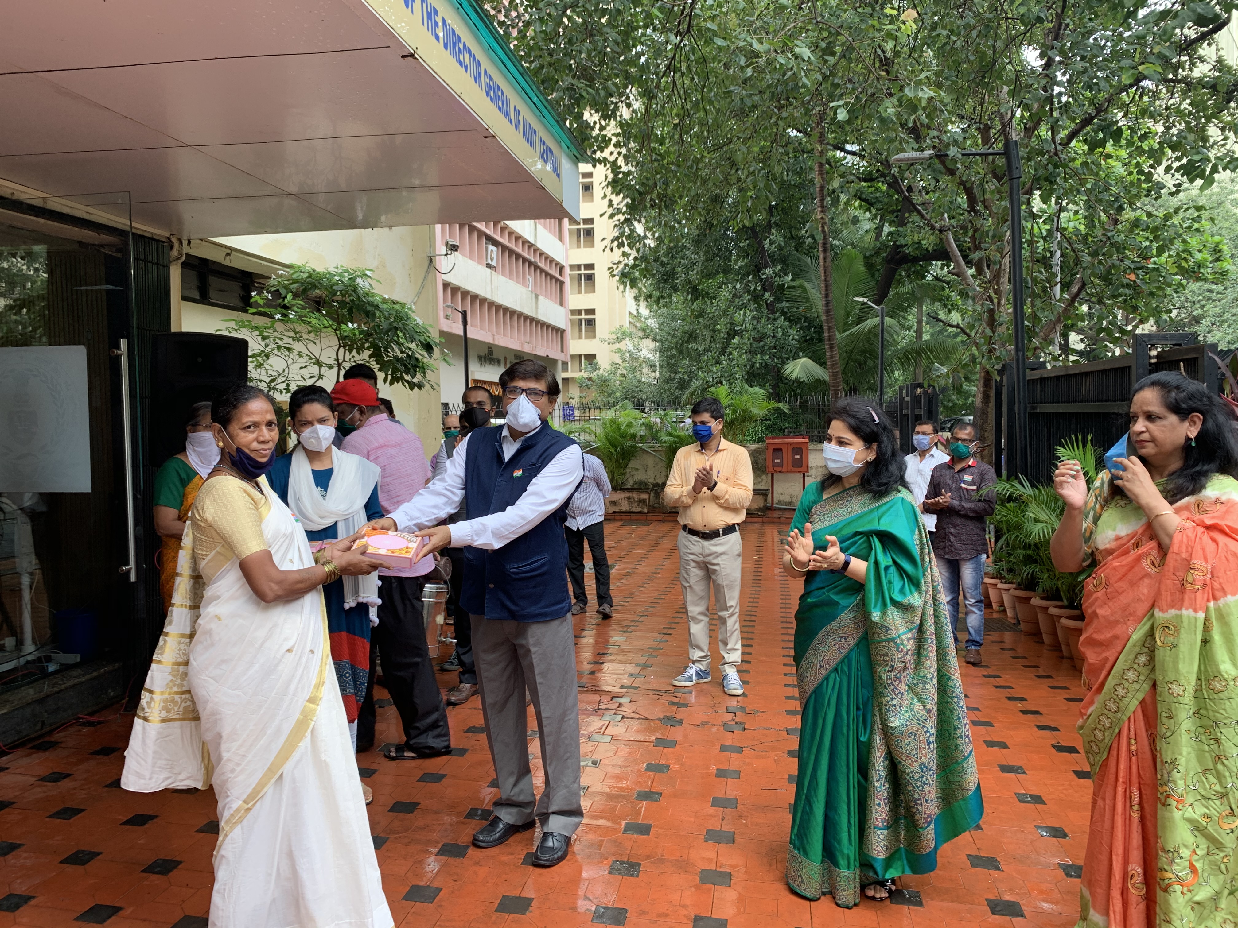 DGA(C), honoring the house-keeping staffs for sanitizing the office during covid period on 15th August 2020